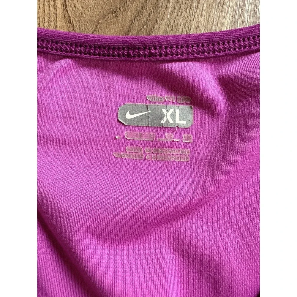 Nike Women's XL‎ Tank Top Stretch Workout Running Outdoors Purple